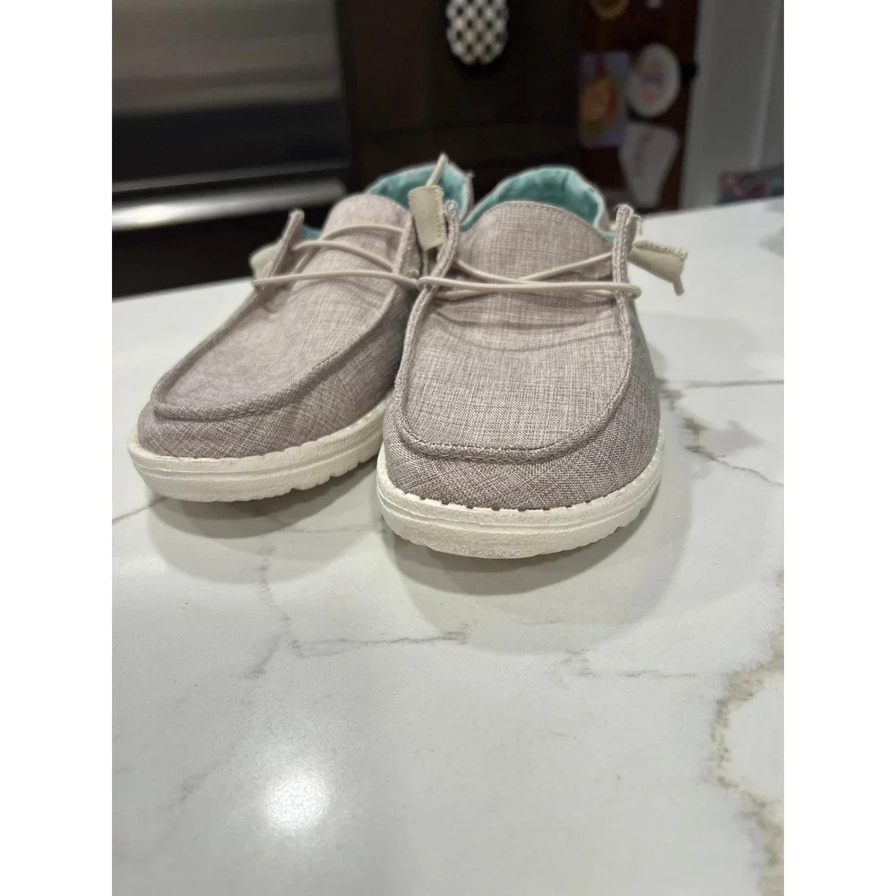 Hey dude‎ khaki/linen Wendy womens size 7